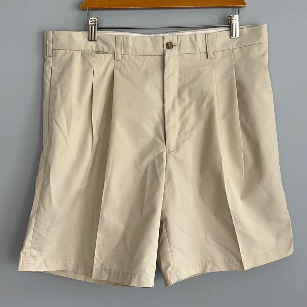 PGA Golf Tour Men’s size 36 tan beige golf shorts